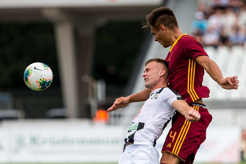 Fotbalová FORTUNA:NÁRODNÍ LIGA: FC Hradec Králové - FK Dukla Praha.