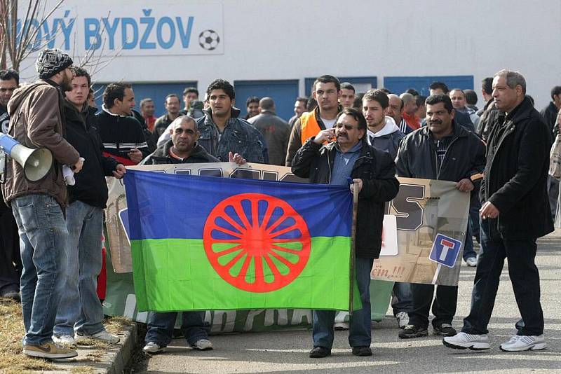 Demonstranti proti rasizmu dorazili do Nového Bydžova