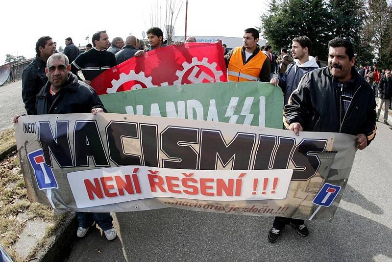 Demonstranti proti rasizmu dorazili do Nového Bydžova