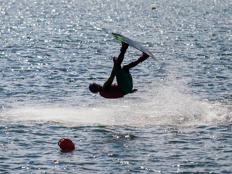 Wakepark na plačické pískovně u Hradce Králové.