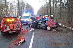 Dopravní nehoda automobilu u obce Ledce.