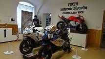 Výstava motocyklů připomněla oblíbené závody.