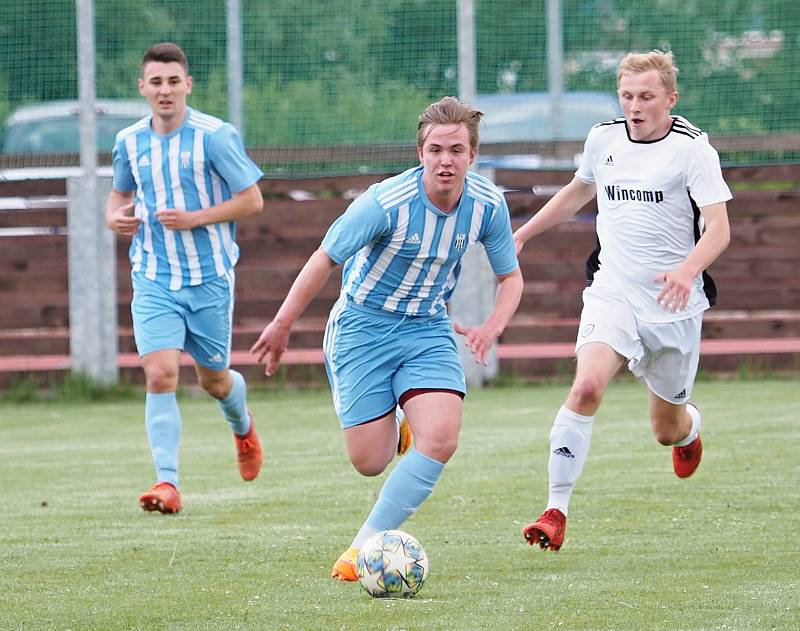 Šlágr III. třídy Sendražice (v bílém) vs. Nový Hradec Králové B (2:2).