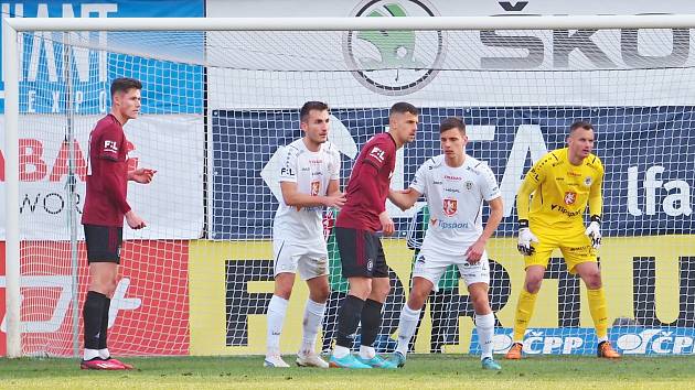 FORTUNA:LIGA - 24. kolo: FC Hradec Králové - AC Sparta Praha 0:2 (0:1).