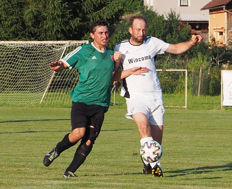 Ve III. třídě skupiny „východ“ se hrál duel Cerekvice (v zeleném) vs. Sendražice (1:3).