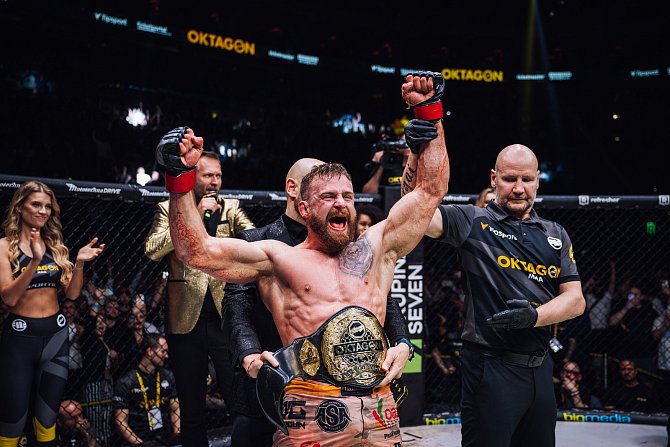 Český MMA zápasník a šampion Oktagonu Patrik Kincl.