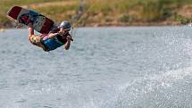 Wakepark na plačické pískovně u Hradce Králové.