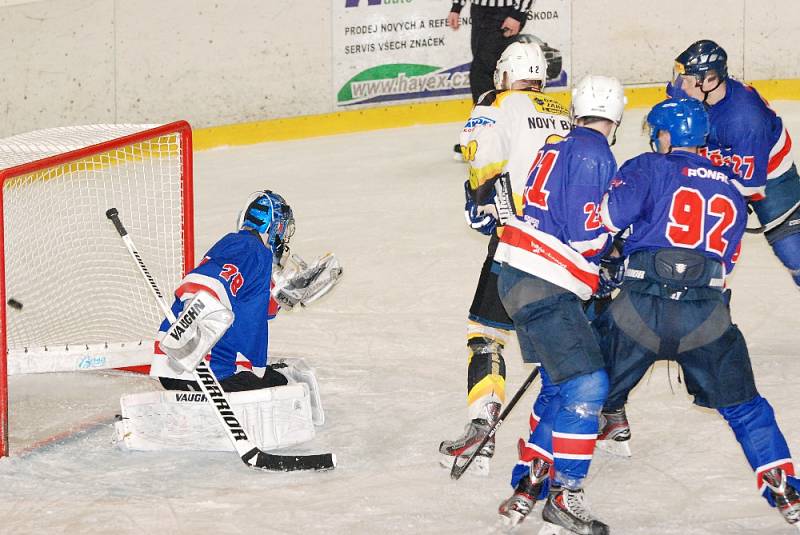 Krajská hokejová liga - čtvrtfinále play off: Stadion Nový Bydžov - HC Jičín.