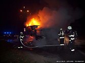 Požár nákladního vozidla převážejícího pečivo na silnici v Třebechovicích pod Orebem - Nepasicích.