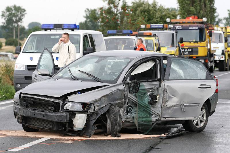 KOLIK LUBINA DOSTANE? Soud čeká bývalého hokejistu Ladislava Lubinu, který v červenci zavinil mezi Hradcem Králové a Jaroměří tragickou havárii. Zraněným poskytl první pomoc, pak ale utekl a na polici se přihlásil až po šesti hodinách.