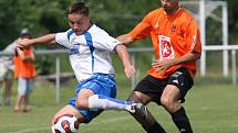 Z divizního utkání FC Hradec B (v oranžovém) vs. Převýšov.