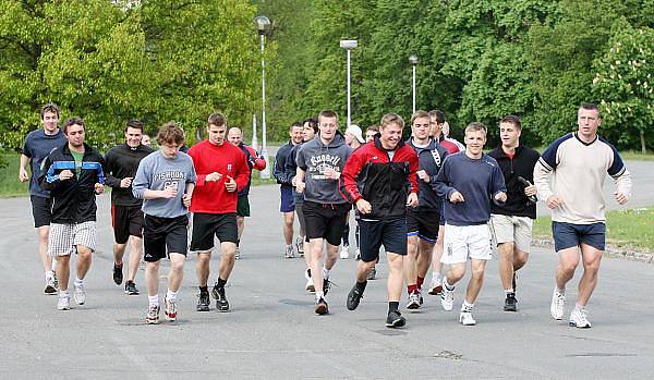 S jedinou novou posilou a téměř totožným realizačním týmem zahájili hokejisté HC VCES Hradec Králové přípravu na nový ročník první ligy.