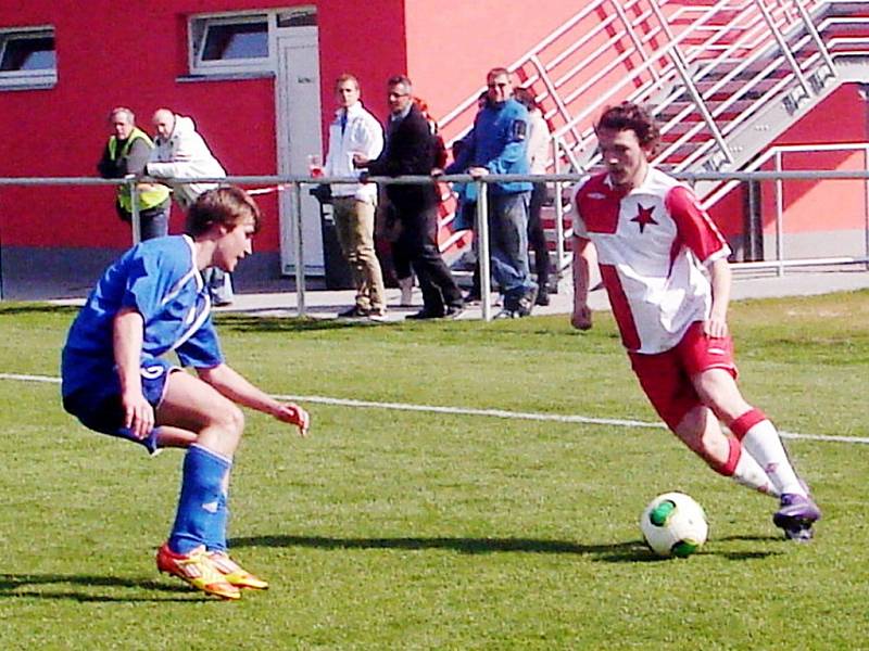 Krajský přebor ve fotbale: FC Slavia Hradec Králové - RMSK Cidlina Nový Bydžov.