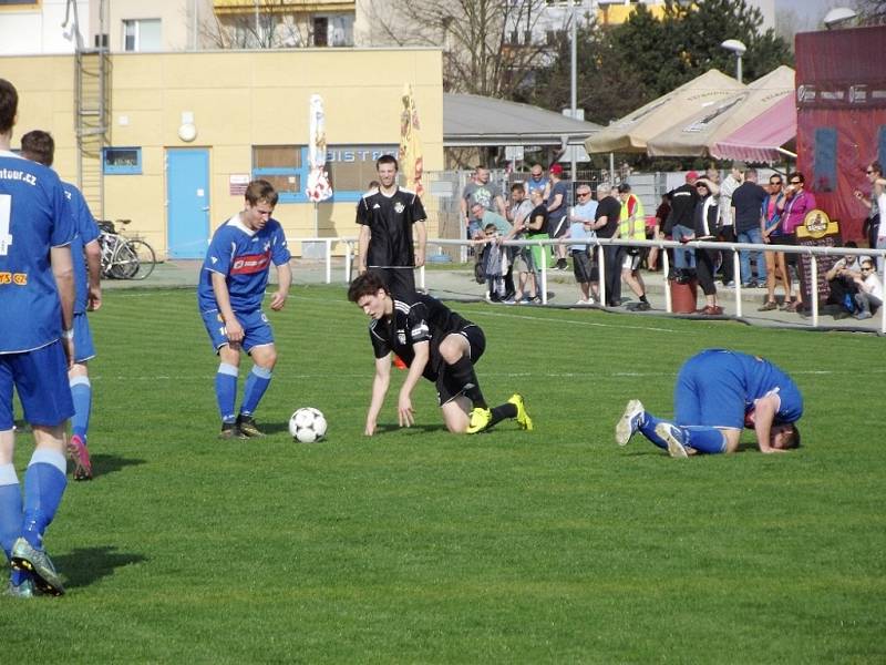 Krajská fotbalová I. A třída: TJ Sokol Třebeš - SK Týniště nad Orlicí.