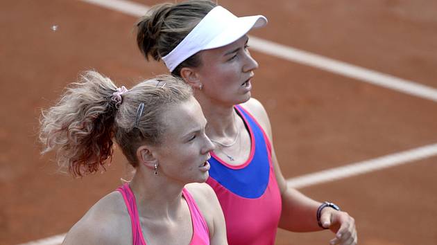 Hradecká tenistka Kateřina Siniaková s Barborou Krejčíkovou.
