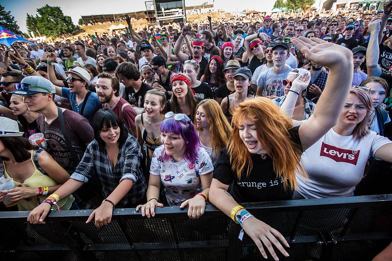 Na letišti v Hradci Králové začal 4. července 2018 dvacátý čtvrtý ročník festivalu Rock for People. Tradiční hudebnbní festival v Hradeckém festival parku. Vystoupily například Tři sestry či Vypsaná fixa