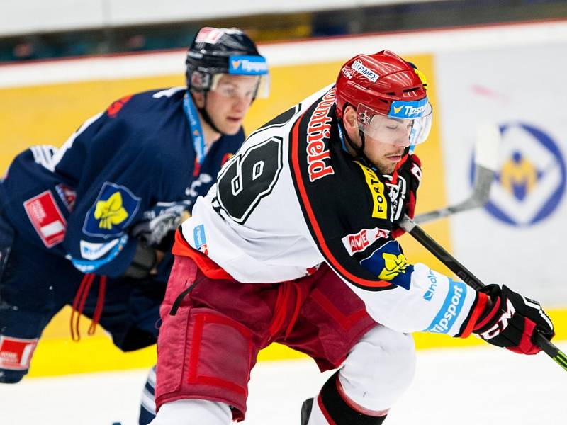 Hokejová extraliga: Mountfield HK - Bílí Tygři Liberec.