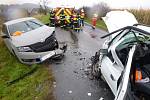 Dopravní nehoda dvou osobních vozidel u Libníkovic.