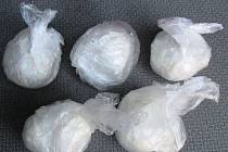 Policie a celníci našli u devětadvacetiletého cizince 540 gramů bílého prášku.