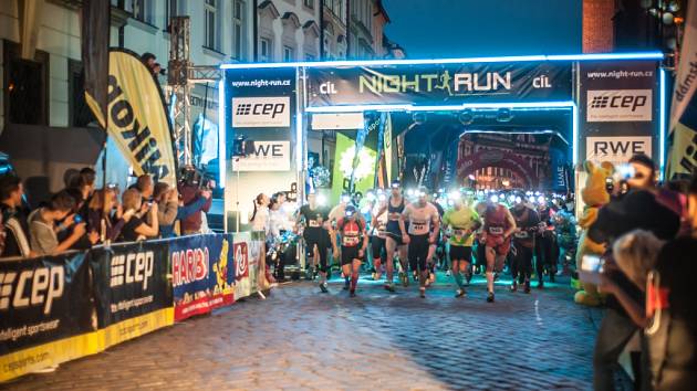 Na noční běh Hradcem se v sobotu chystá na tisíc závodníků - Hradecký deník