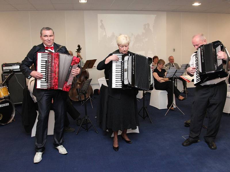 Poslední koncert orchestru Akordeon v hotelu Tereziánský dvůr v Hradci Králové.