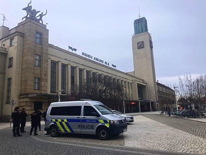Čtenáři Deníku se v anketě shodují, že se bezpečně necítí na hradeckém hlavním nádraží.