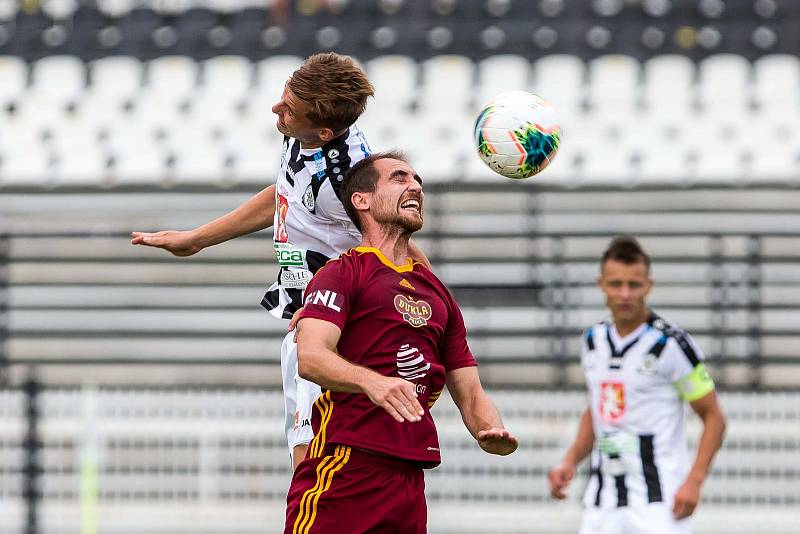 Fotbalová FORTUNA:NÁRODNÍ LIGA: FC Hradec Králové - FK Dukla Praha.