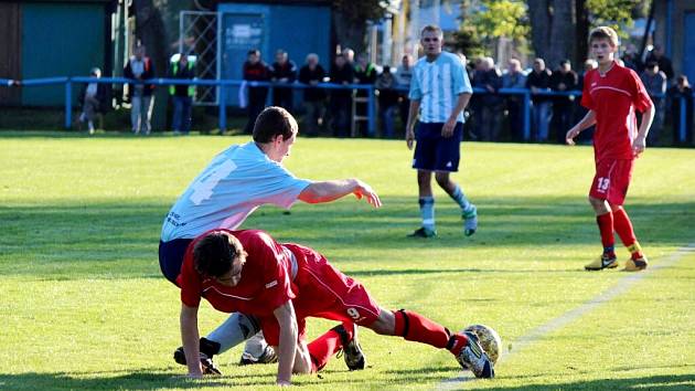 Krajský přebor ve fotbale: FK Chlumec nad Cidlinou - RMSK Cidlina Nový Bydžov.