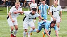 Šlágr III. třídy Sendražice (v bílém) vs. Nový Hradec Králové B (2:2).