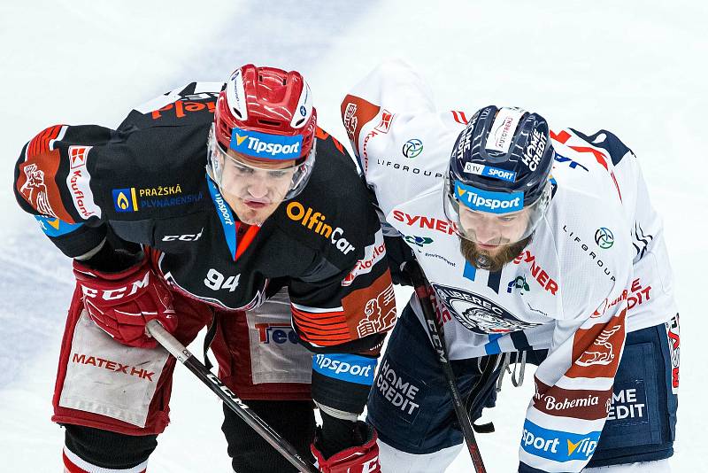 Čtvrtfinále play off hokejové extraligy: Mountfield HK - Bílí Tygři Liberec.