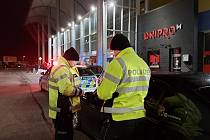 Policisté rozdali v sobotu na hradeckém srazu upravených aut pokuty za 100 tisíc korun.