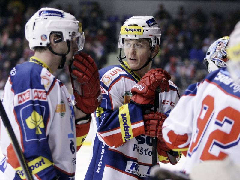 Z utkání HC ČSOB Pojišťovna Pardubice a Mountfield Hradec Králové. 