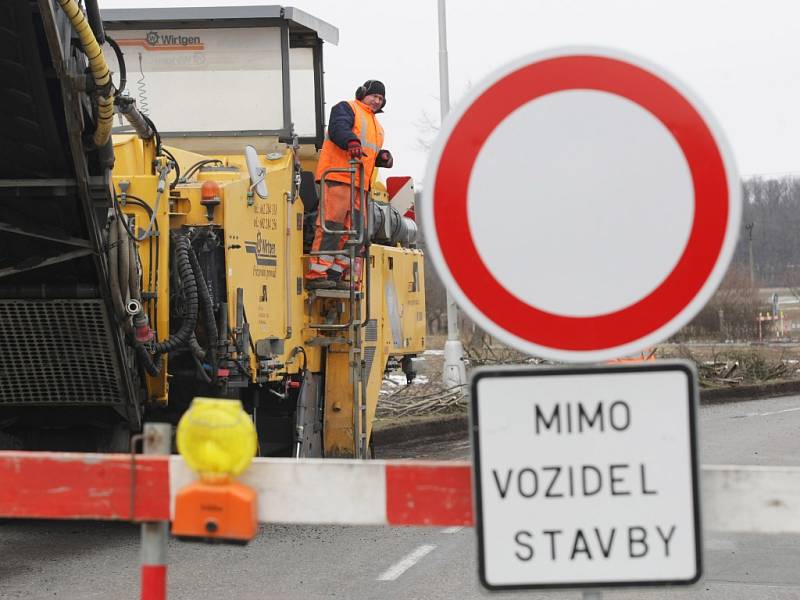 Rekonstrukce silnice ve Slatině.