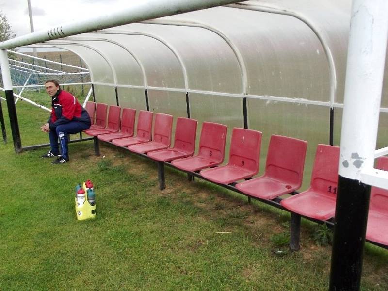 Votrok krajský přebor ve fotbale: FK Vysoká nad Labem - SK Týniště nad Orlicí.