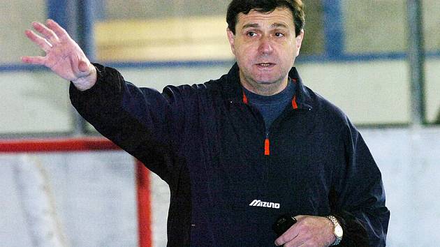 Pavel Pazourek, trenér hokejistů HC VCES Hradec Králové