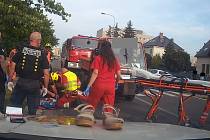 Ženu srazilo auto na přechodu v Hradci Králové.