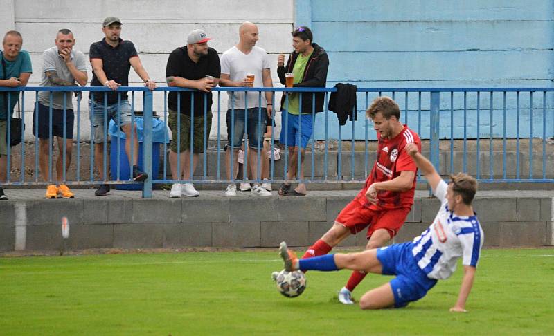 Byl to boj, ale vstřelenou branku přece jen přinesl. Už v samém úvodu utkání Náchoda s Trutnovem rozhodl o výsledku 0:1 hostující Macek.