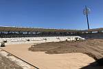 Dokončení nového hradeckého stadionu se blíží.