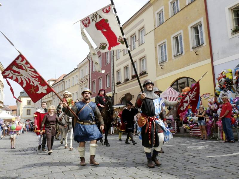 Slavnosti královny Elišky v historickém centru Hradce Králové.