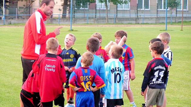 Projekt "Létající trenéři" se zaměřuje na mladé fotbalisty.