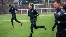 Trénink fotbalistů FC Hradec Králové v rámci zimní přípravy.