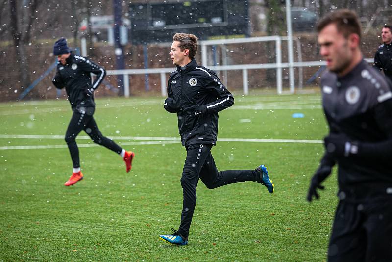 Trénink fotbalistů FC Hradec Králové v rámci zimní přípravy.