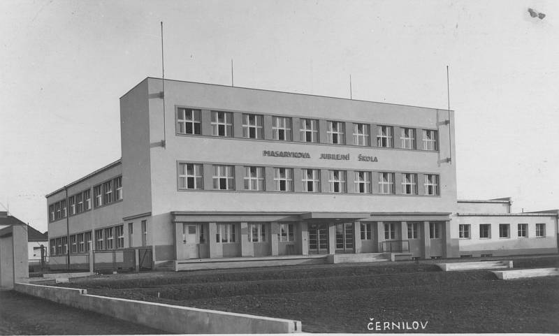 Původní budova byla postavena v letech 1930 a 1931 podle návrhu architekta Oldřich Lisky.