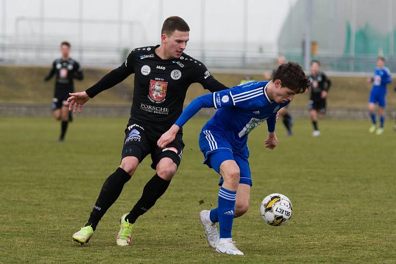 FK Mladá Boleslav B (v modrém) - FC Hradec Králové B 0:0