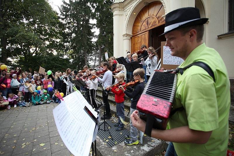 Střezina slavila Průvodem radosti.