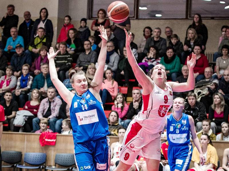 Z basketbalového utkání žen Hradec Králové - Trutnov.