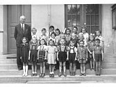 Když jsme šli tenkrát do školy... V roce 1952... (Čestmír Brandejs).