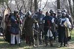 Na Hradecku se v sobotu 21.2.2009 konala jarní bitva Mokrouvousy 2009 z cyklu Proti všem. V bitvě zápolí husité s katolíky o město Benešov a ráno táhnou dál na Prahu.