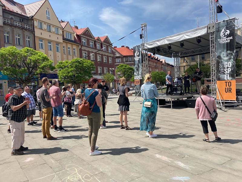 Církev víry Milost Hradec Králové uspořádala o víkendu na Masarykově náměstí Harvest Gospel Tour. 