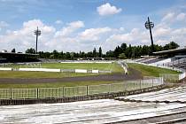 Podoba malšovického fotbalového stadionu před přestavbou.